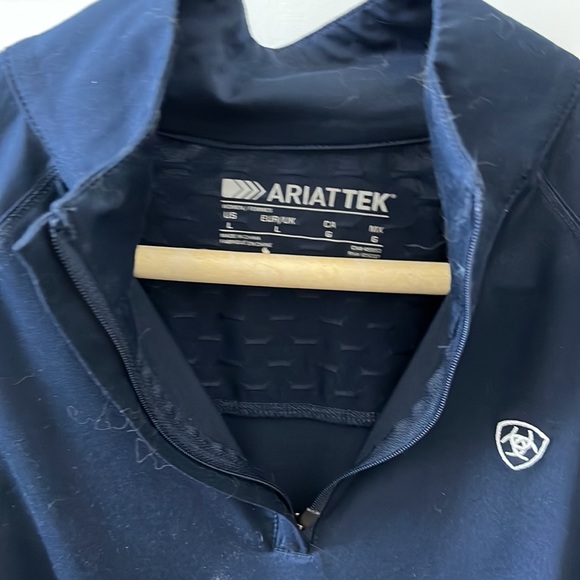 Ariat tek long sleeve quarter zip shirt, size L - Picture 3 of 5